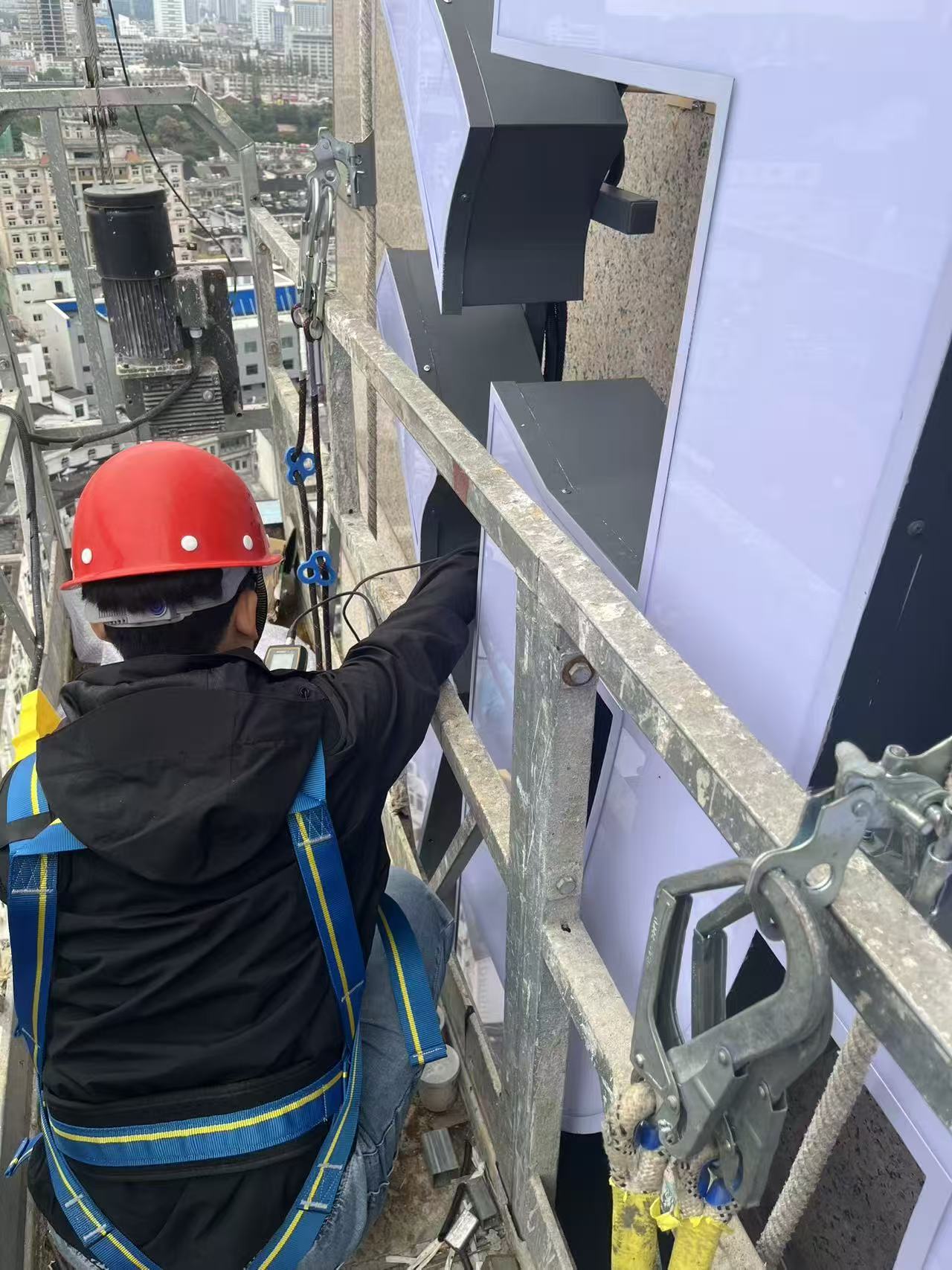 广告牌检测现场