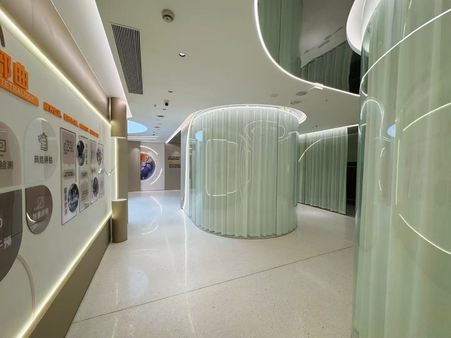 复合光舱设备展示