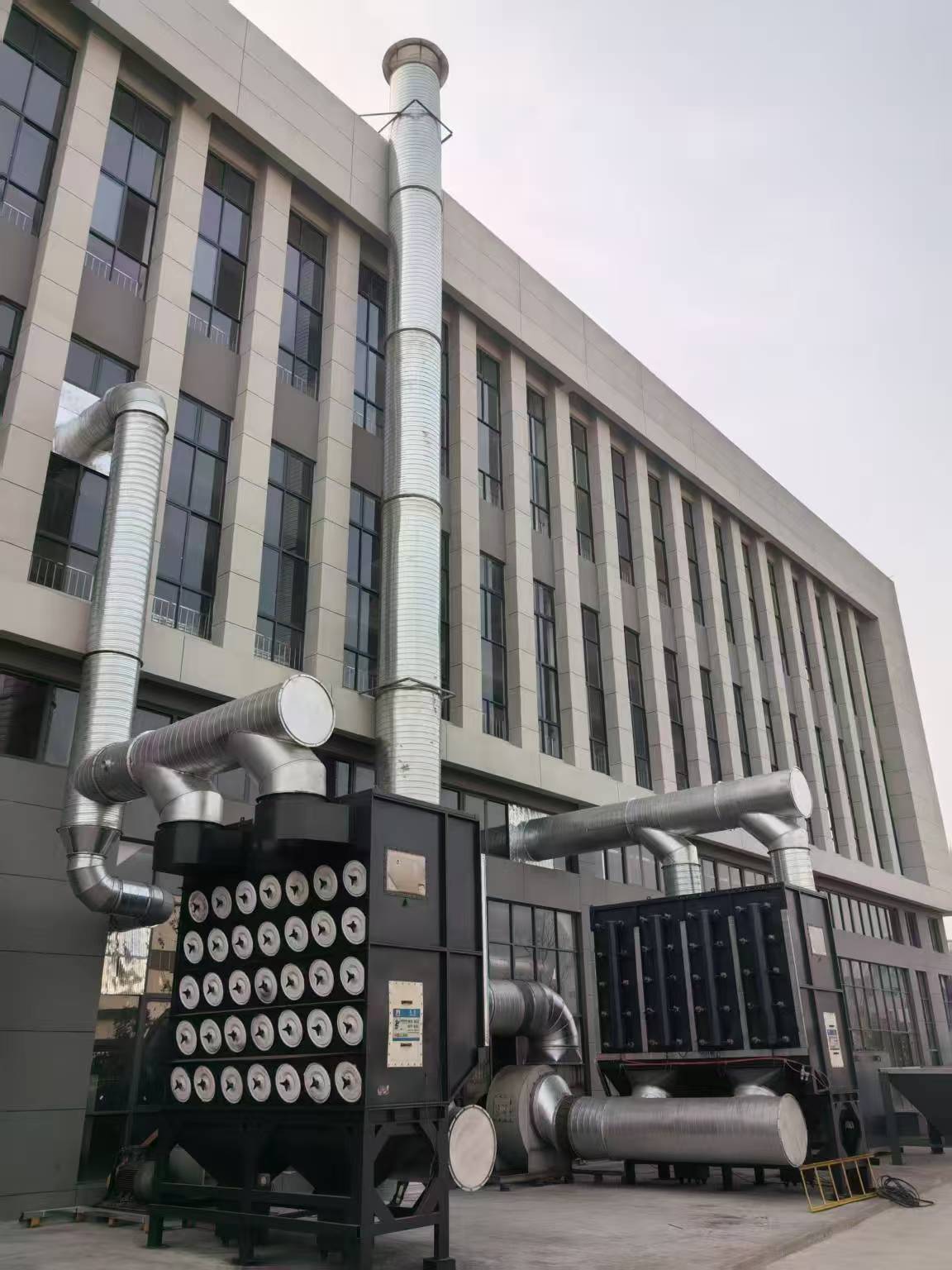 VOCs治理设备运行现场