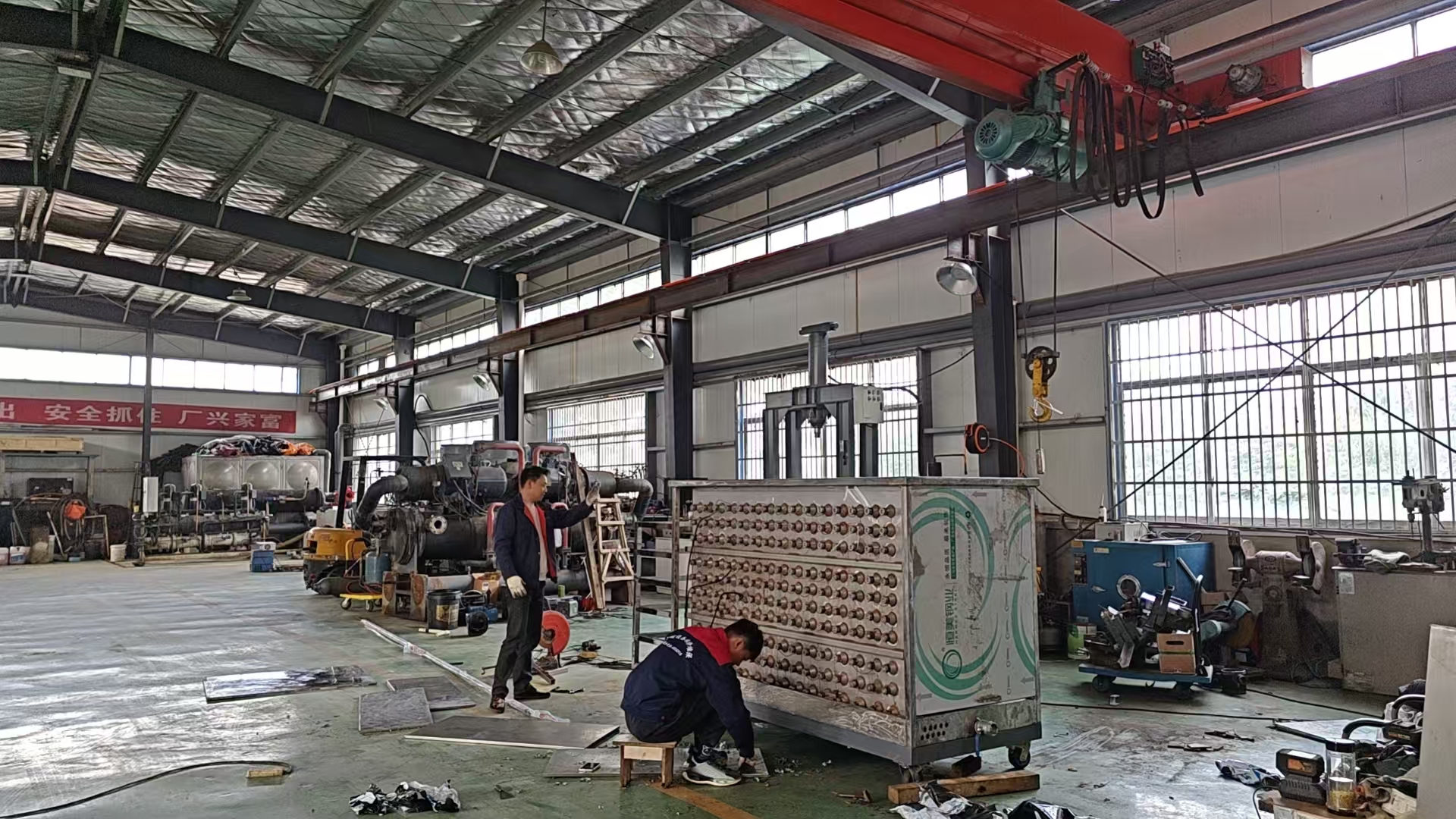 制冷设备维修现场