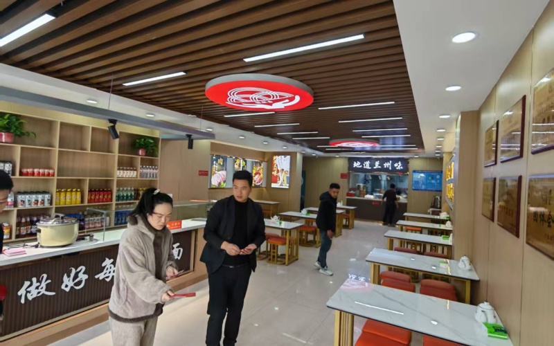 陇尚合牛肉面门店实景