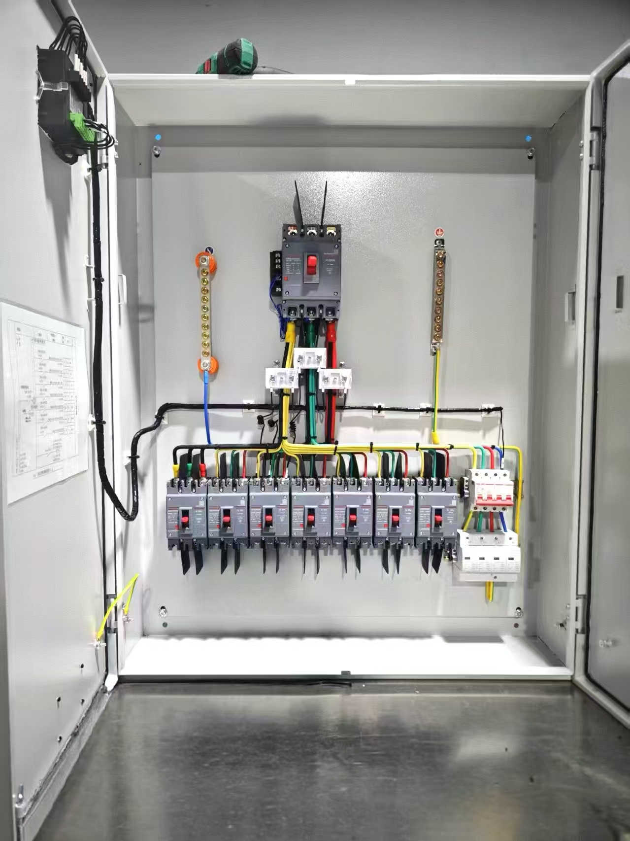 立创电气智能化生产线