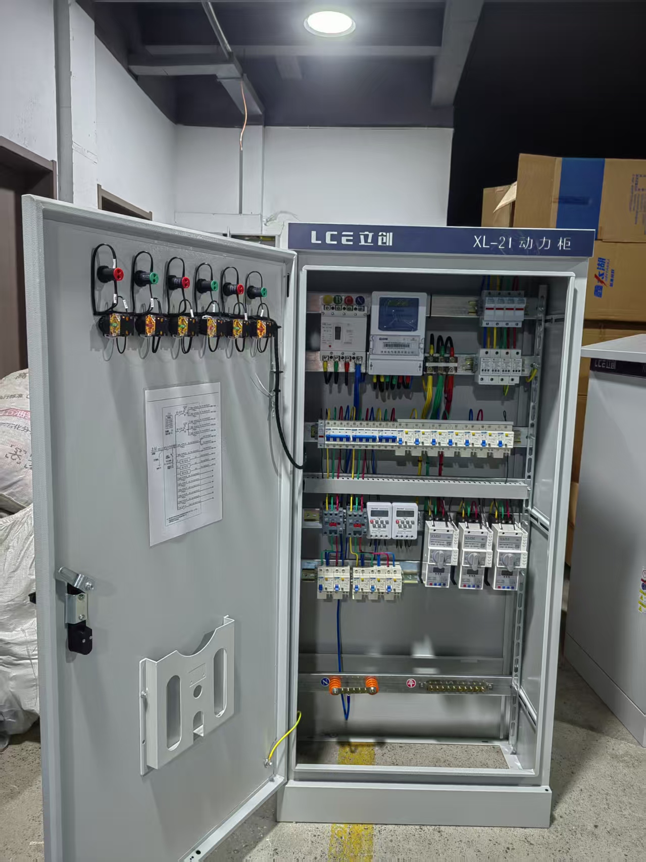 立创电气生产车间