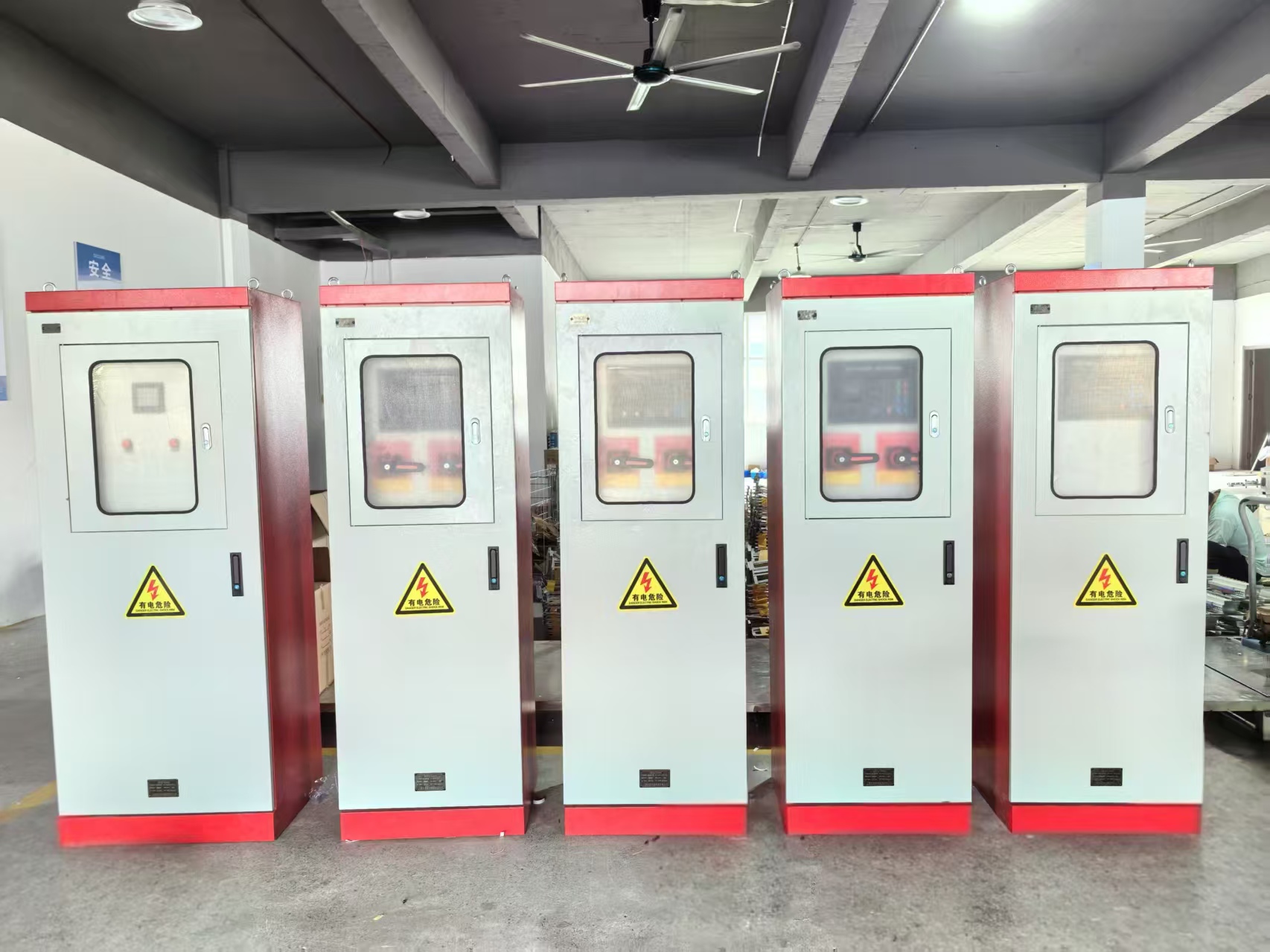 河南立创电气生产车间