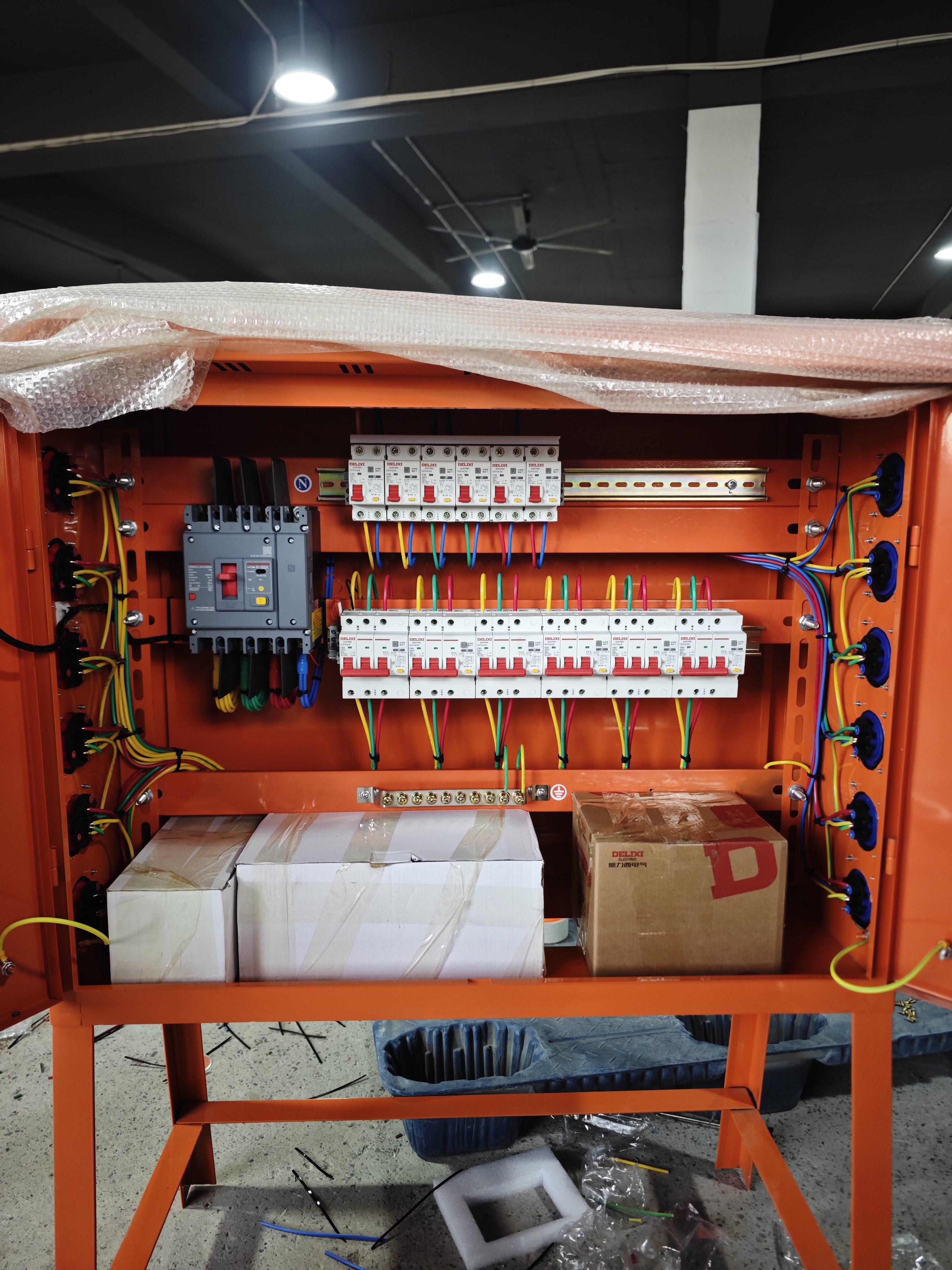 立创电气生产车间