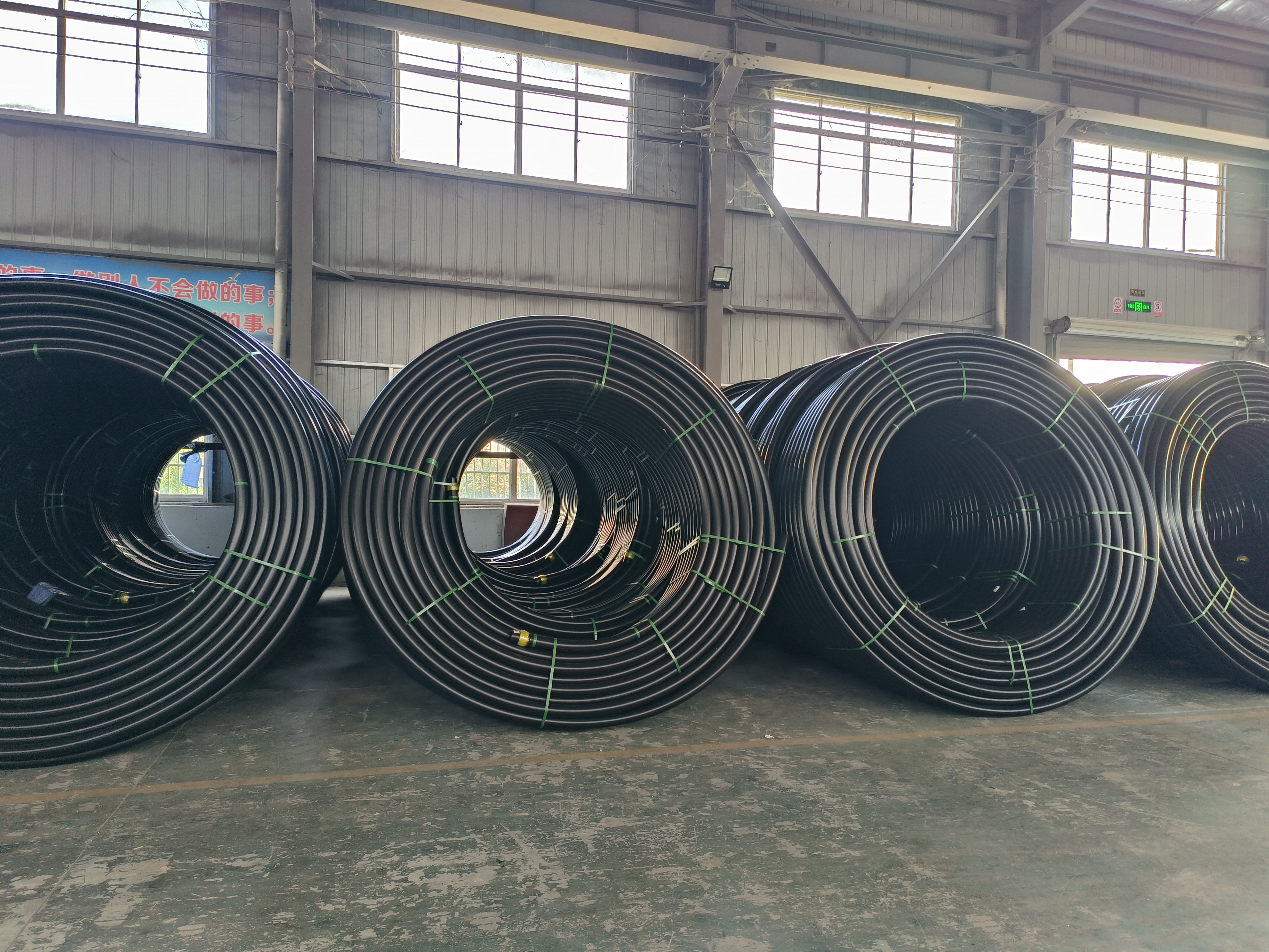 聚鑫管业生产车间