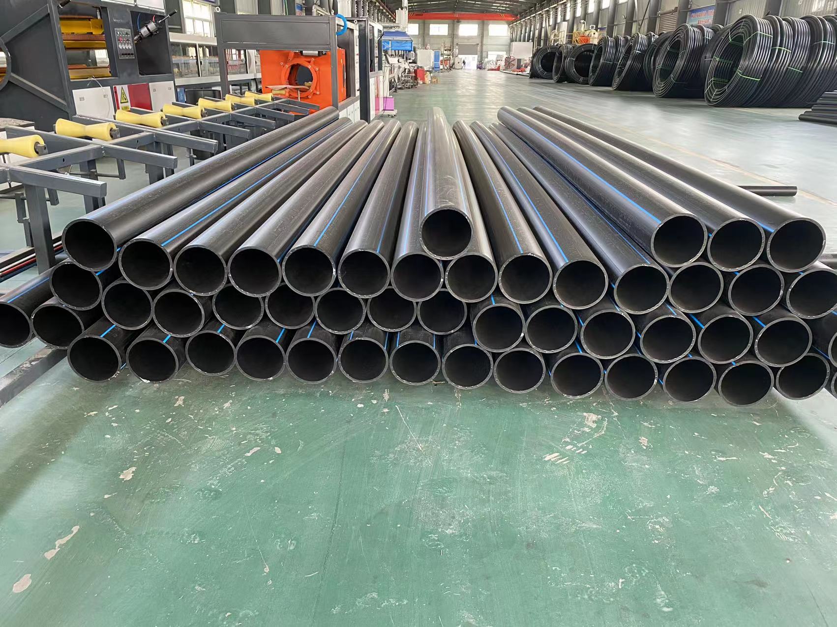 聚鑫管业PE管生产车间