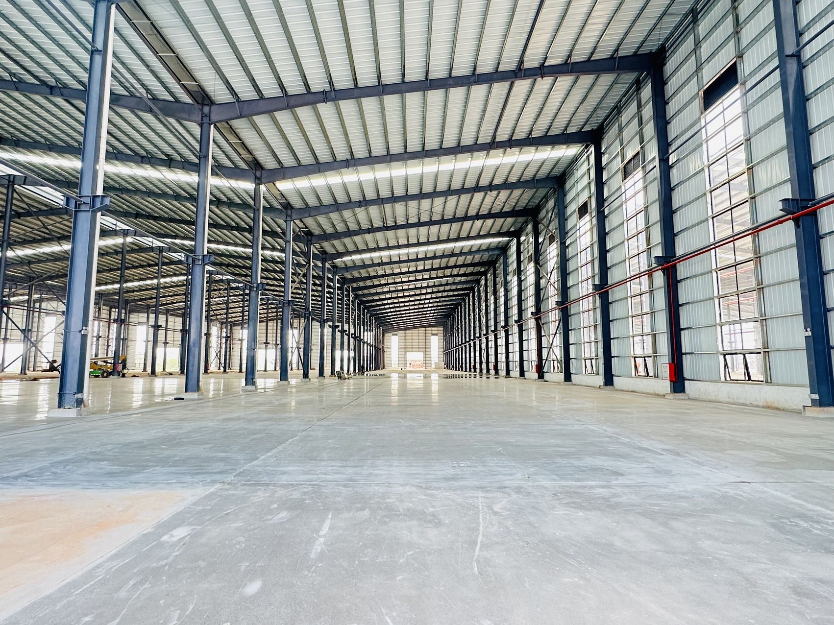 钢结构安装现场