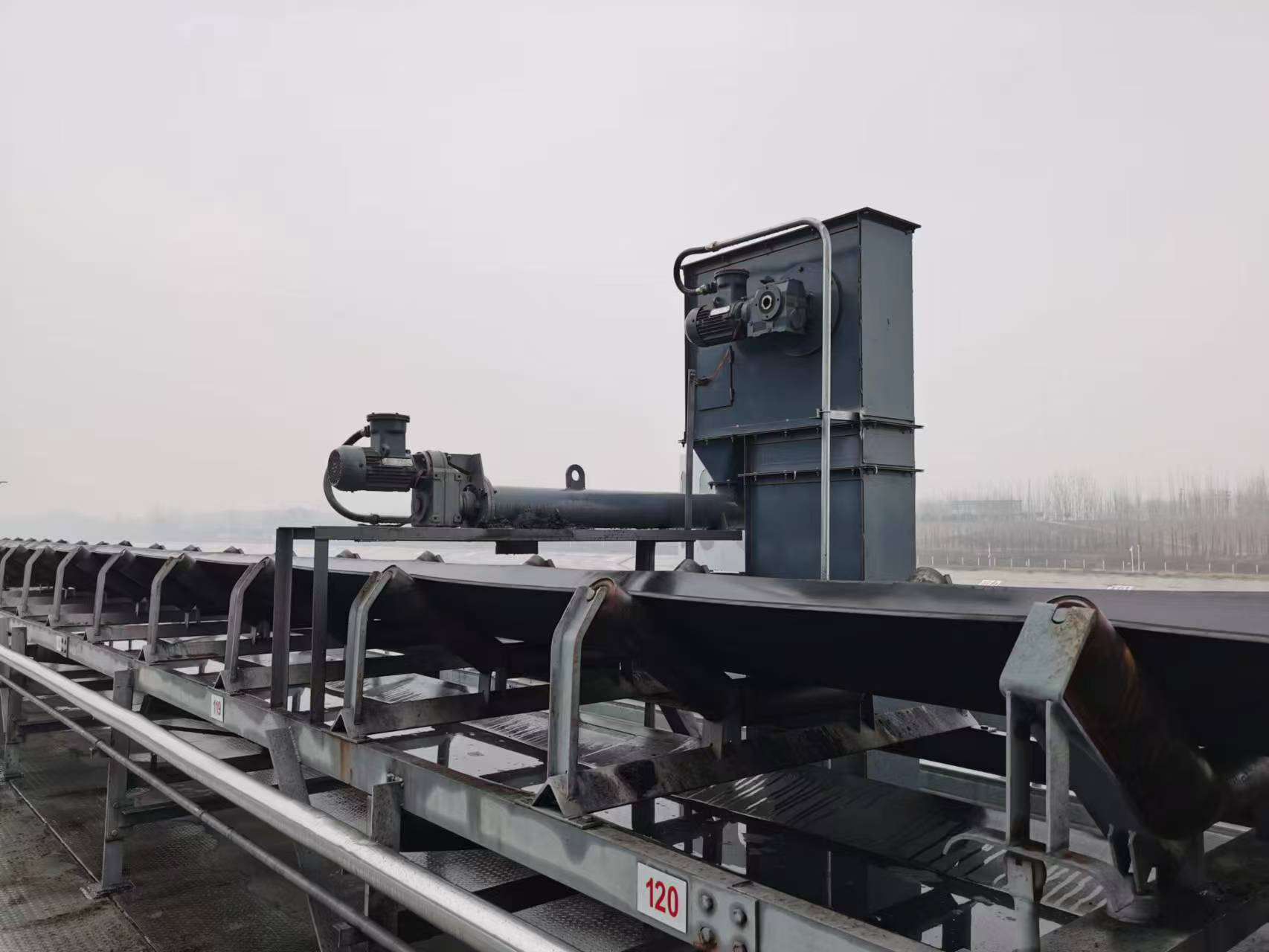 精密称重给料机工作现场