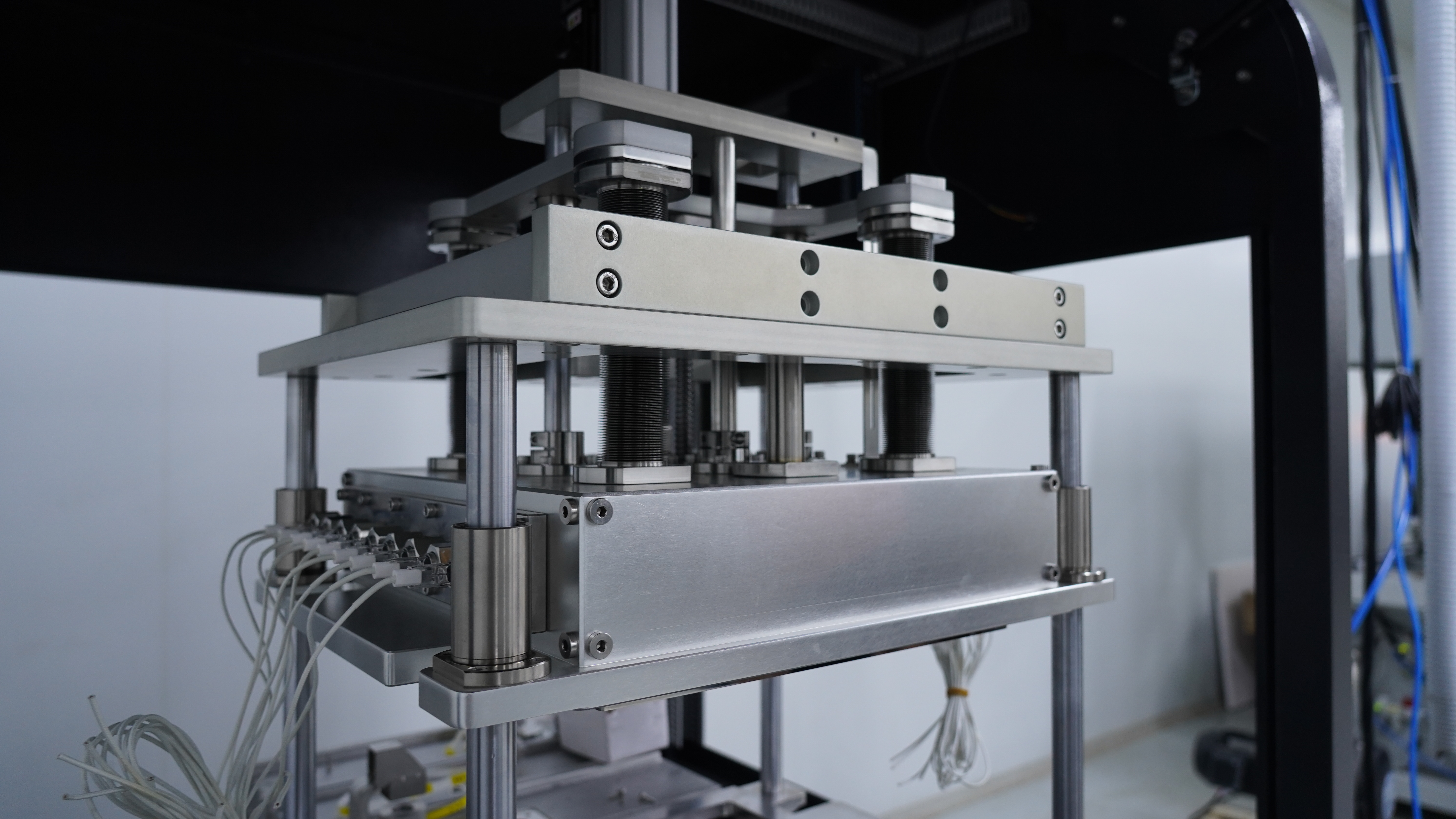 真空共晶炉技术展示