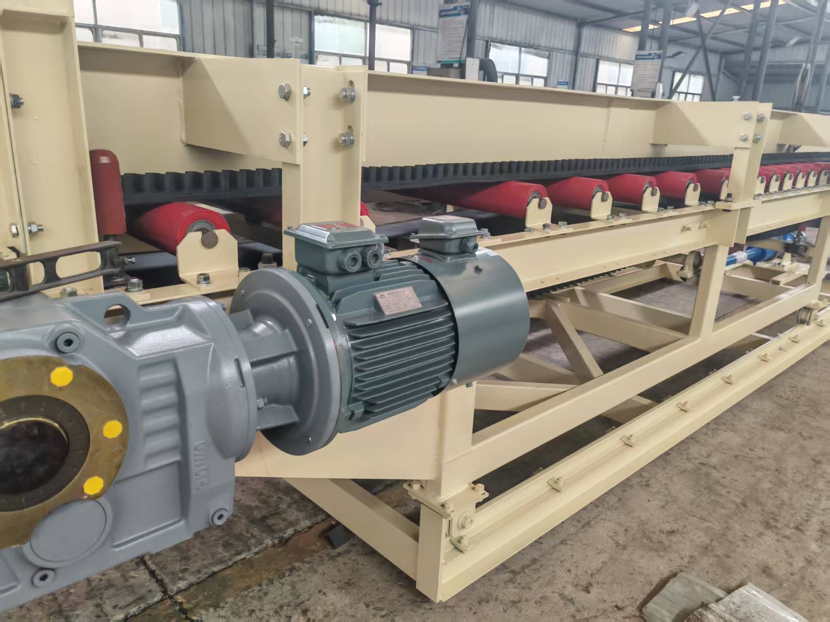 汽车采样机工作场景