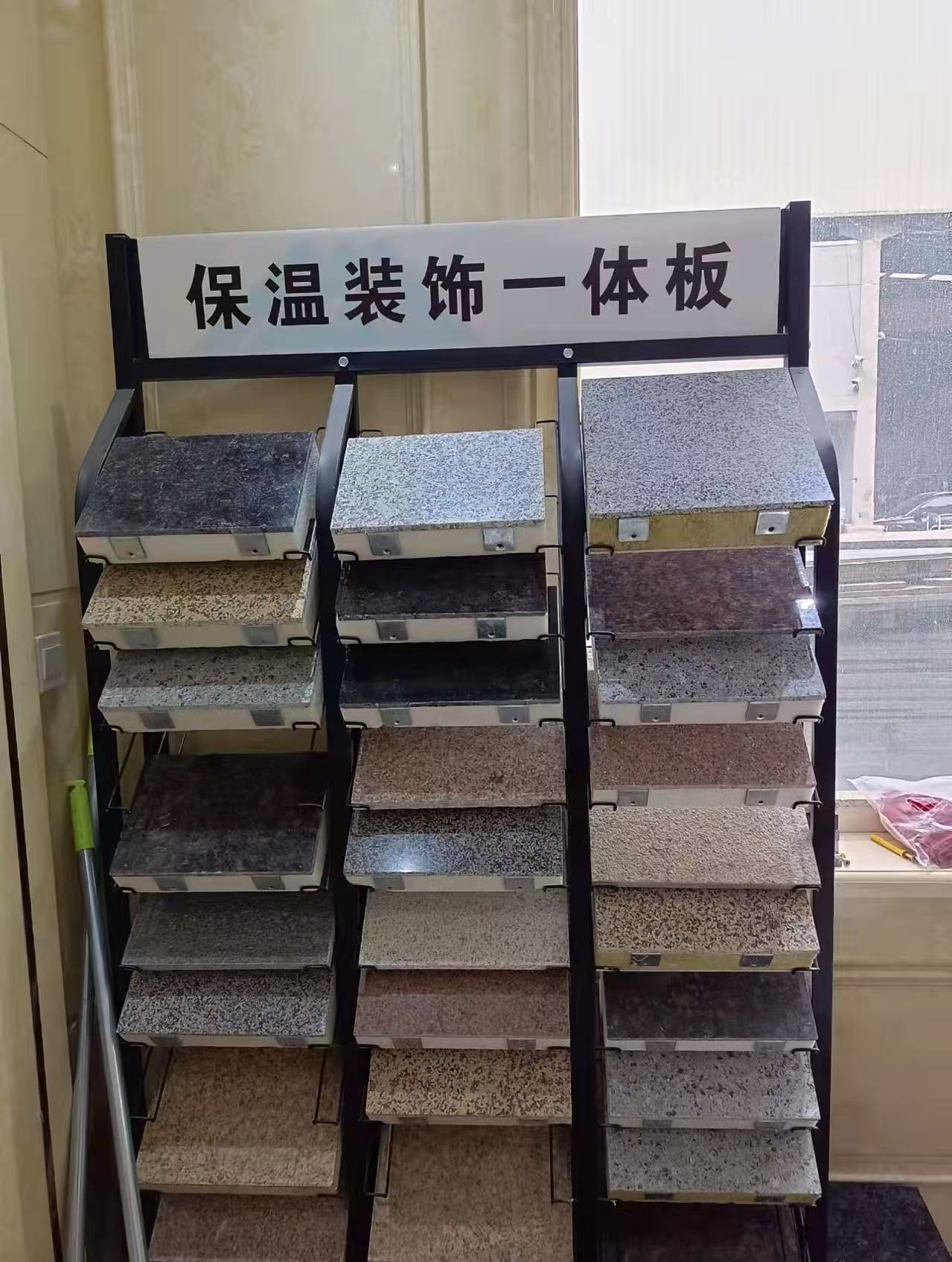 安札建材现代化生产车间一角