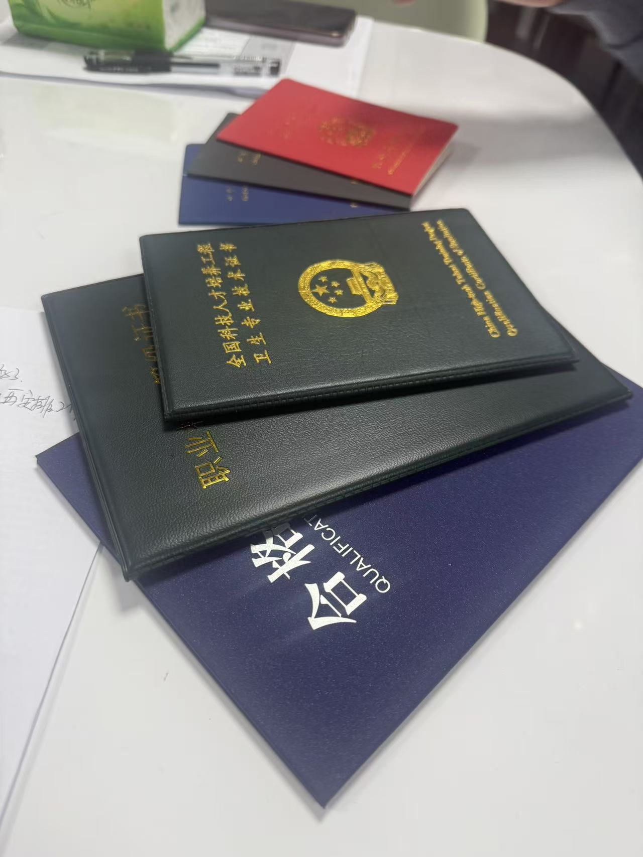 月嫂与婴儿互动