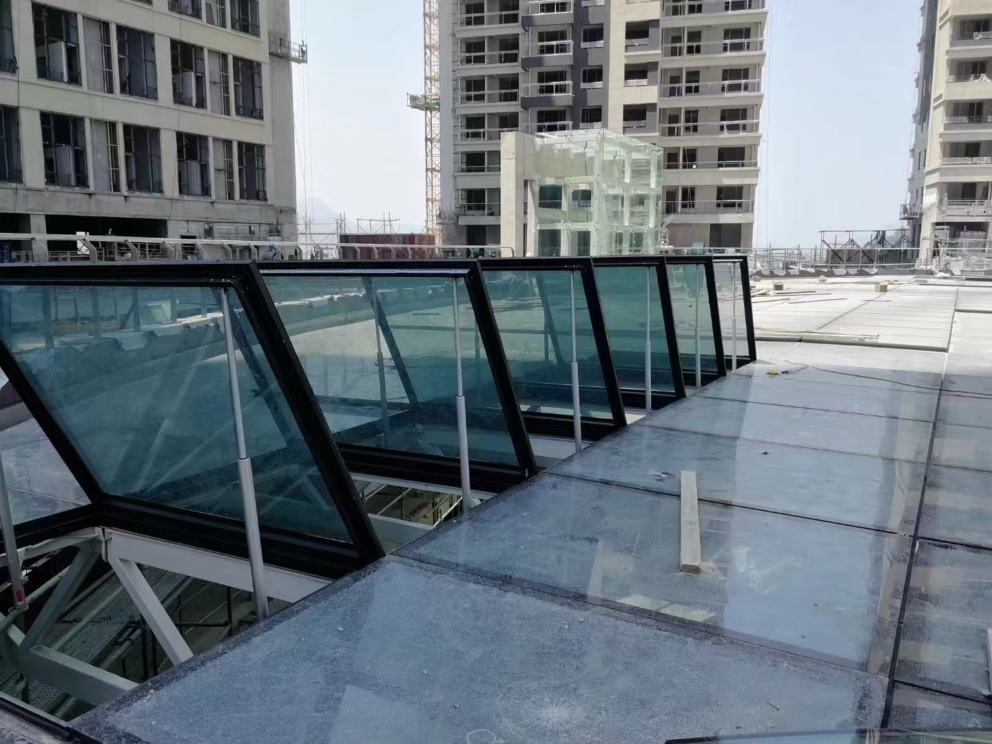 一字型电动排烟窗技术细节