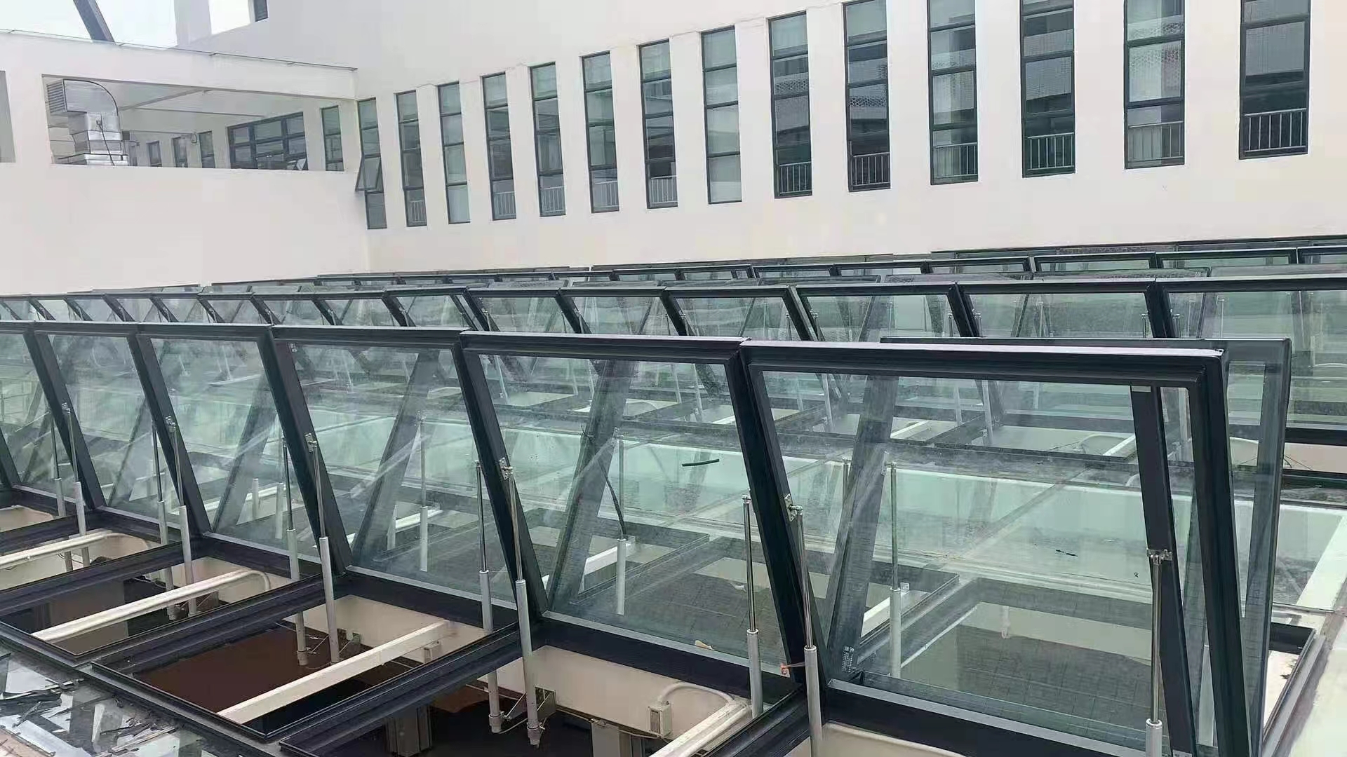 三角型排烟窗应用场景