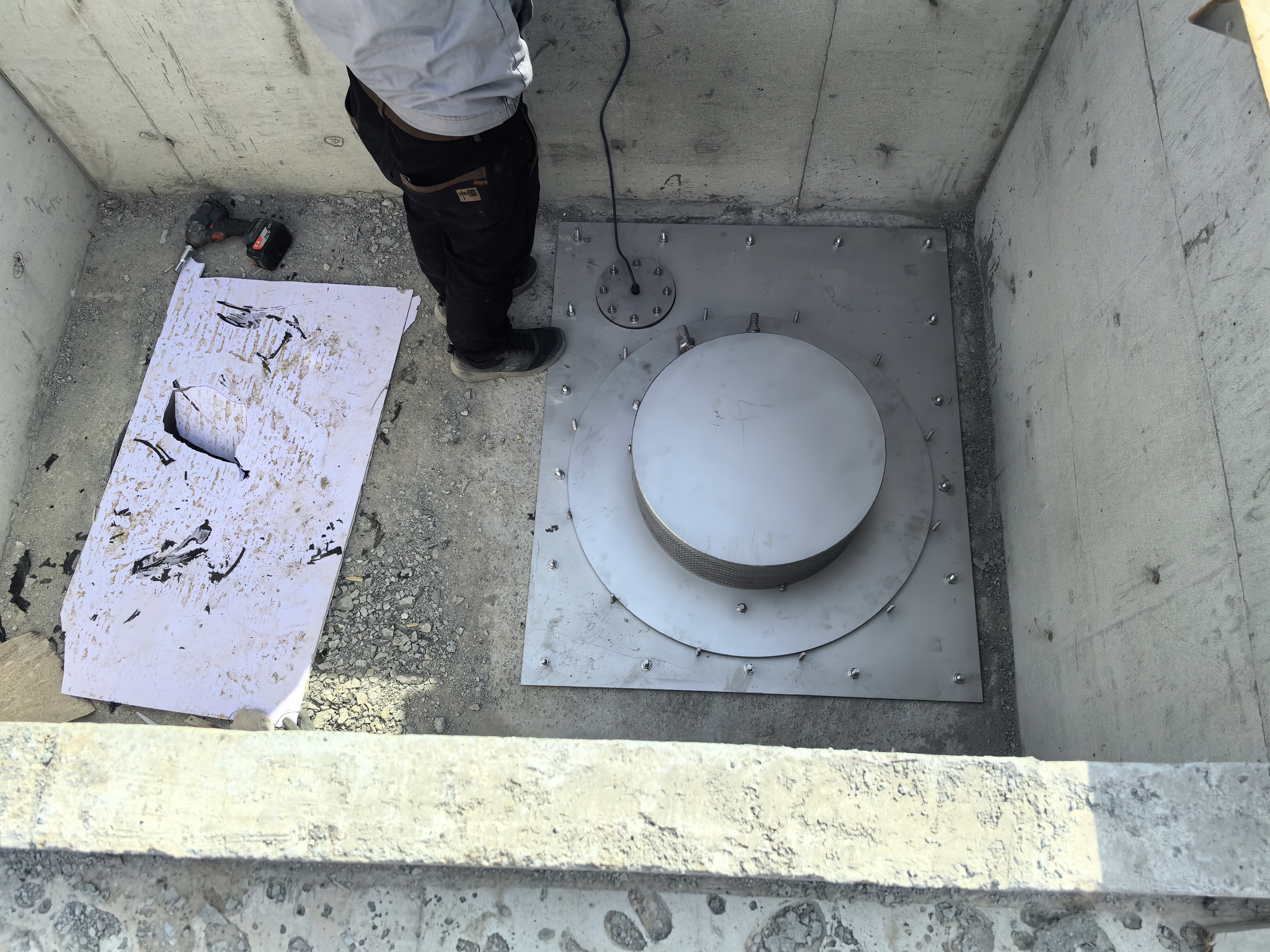 设备安装调试现场