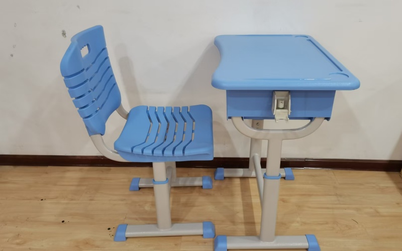 课桌椅质量检测过程