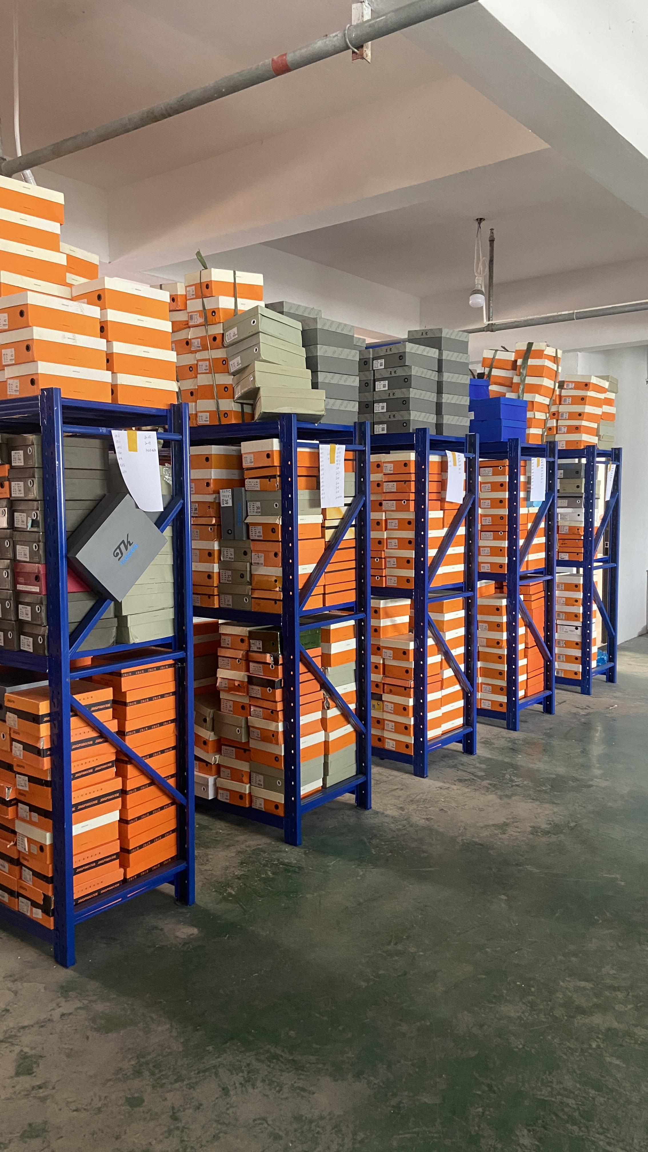 韩意鞋业产品展示