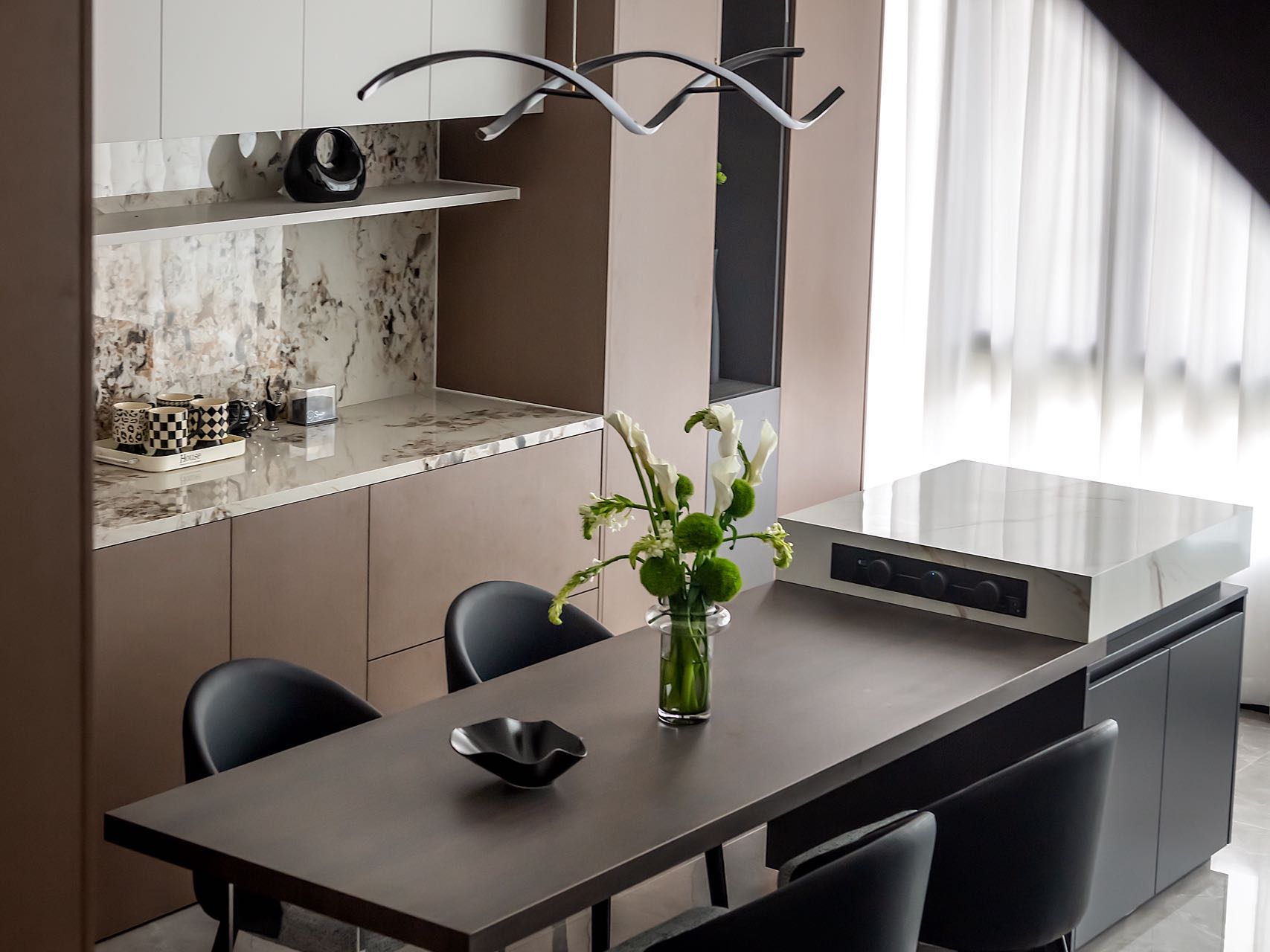 宏韵装饰15000㎡实景材料展厅一角