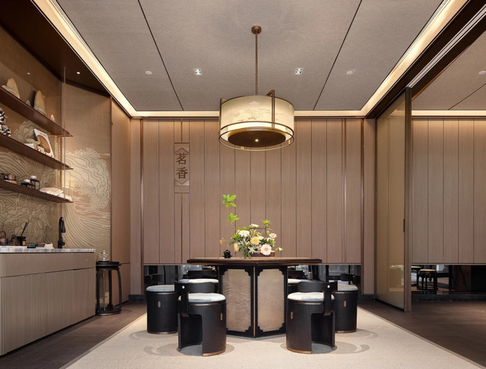 亿芯木业现代化生产线与环保涂装工艺