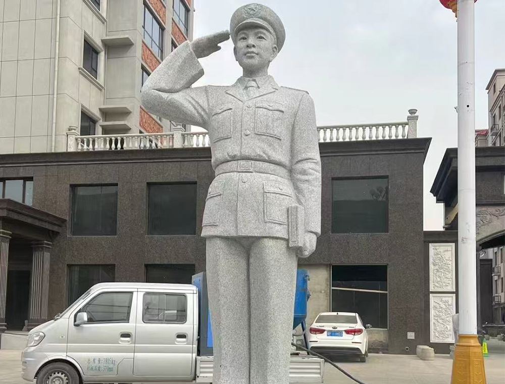 精细手工雕刻的石雕人物肖像细节