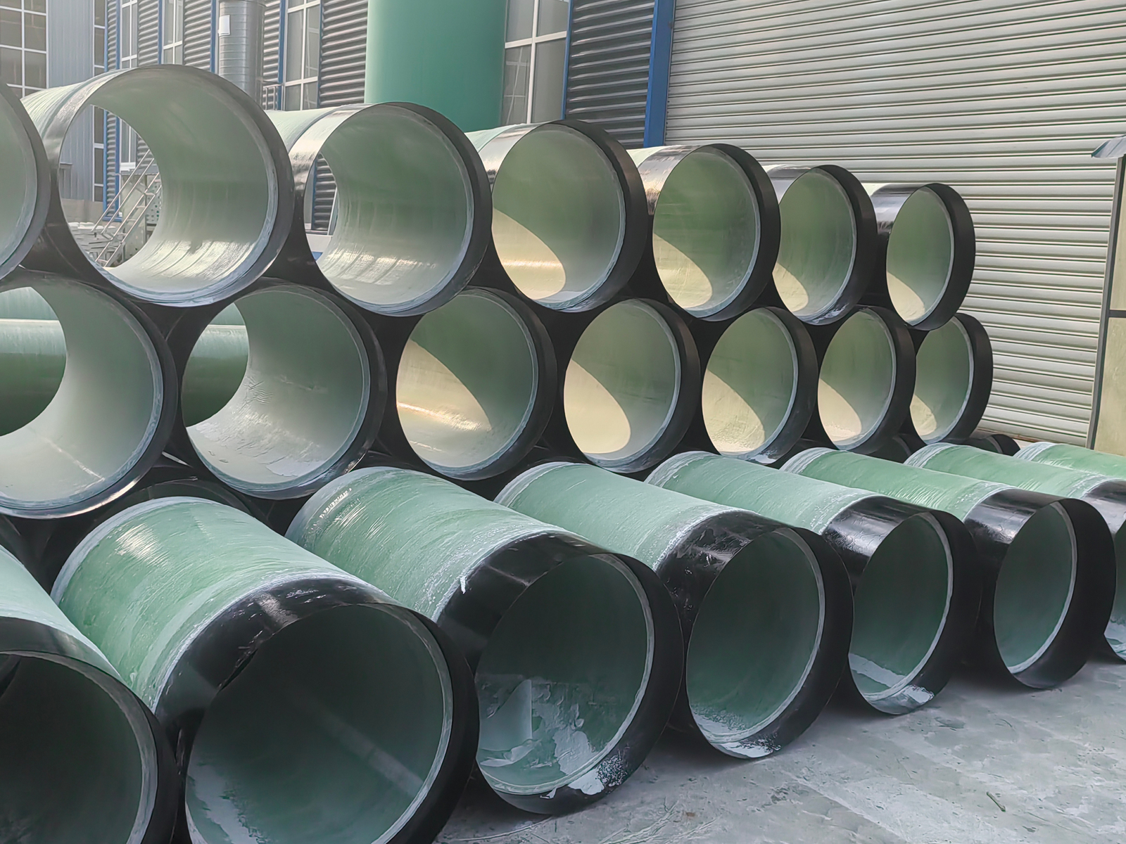 河北文进玻璃钢管道生产车间实景