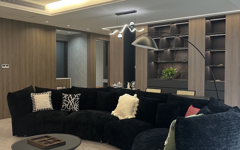 家装完工后整洁耐用的客厅空间实景