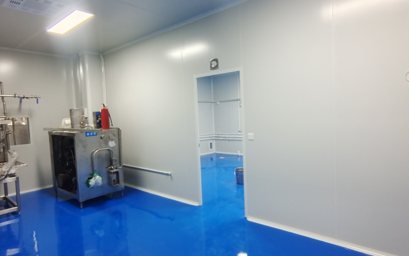 洁净车间内部效果展示，地面平整光亮，环境整洁有序