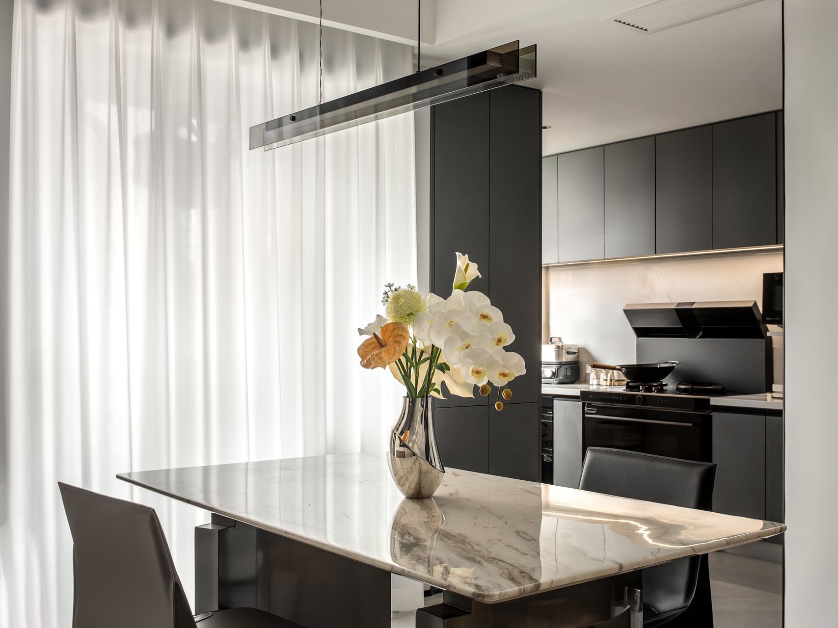 宏韵装饰中式别墅客厅实景展示