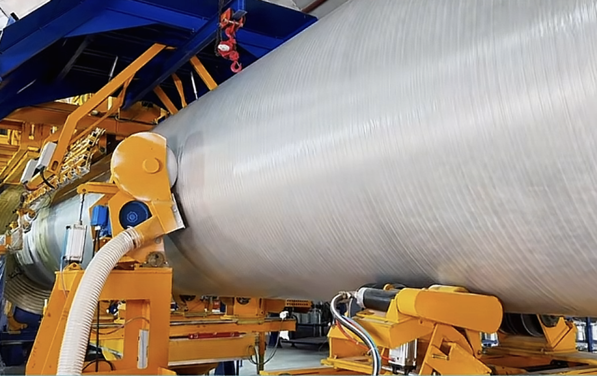 广西威玻复合材料有限公司生产的离心浇铸玻璃钢顶管产品展示