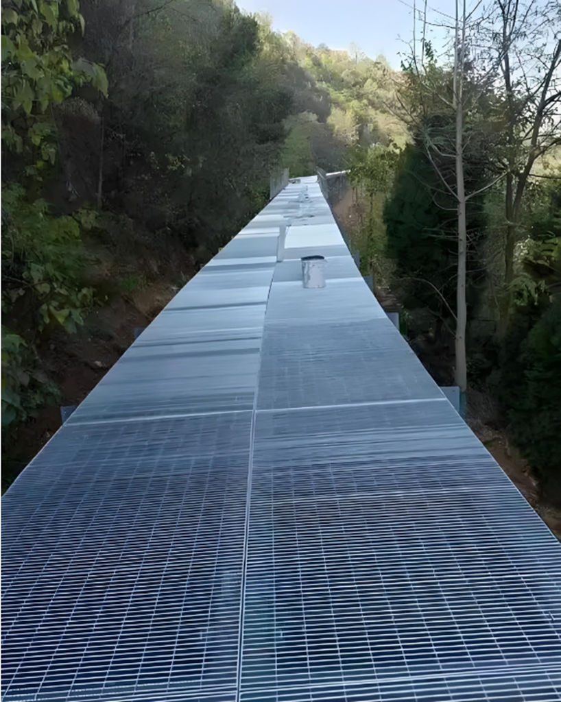 飞韵钢格板现代化生产车间与严格质检流程