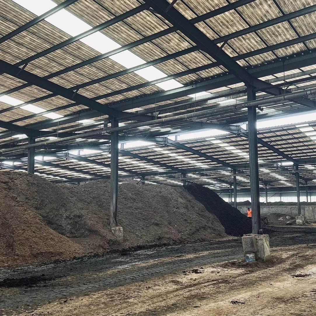 时昌禽业现代化有机肥发酵车间