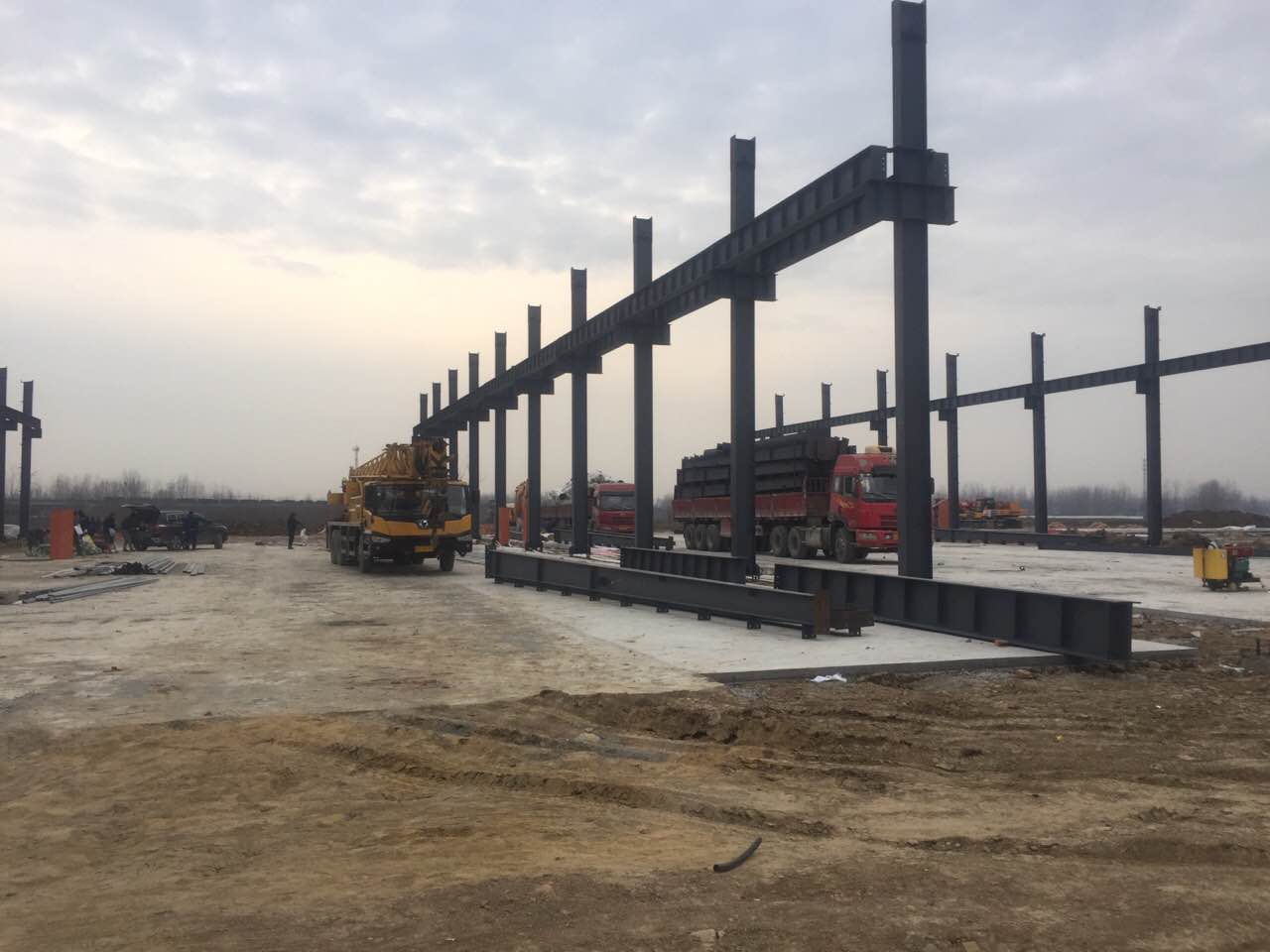 钢结构构件精密加工现场