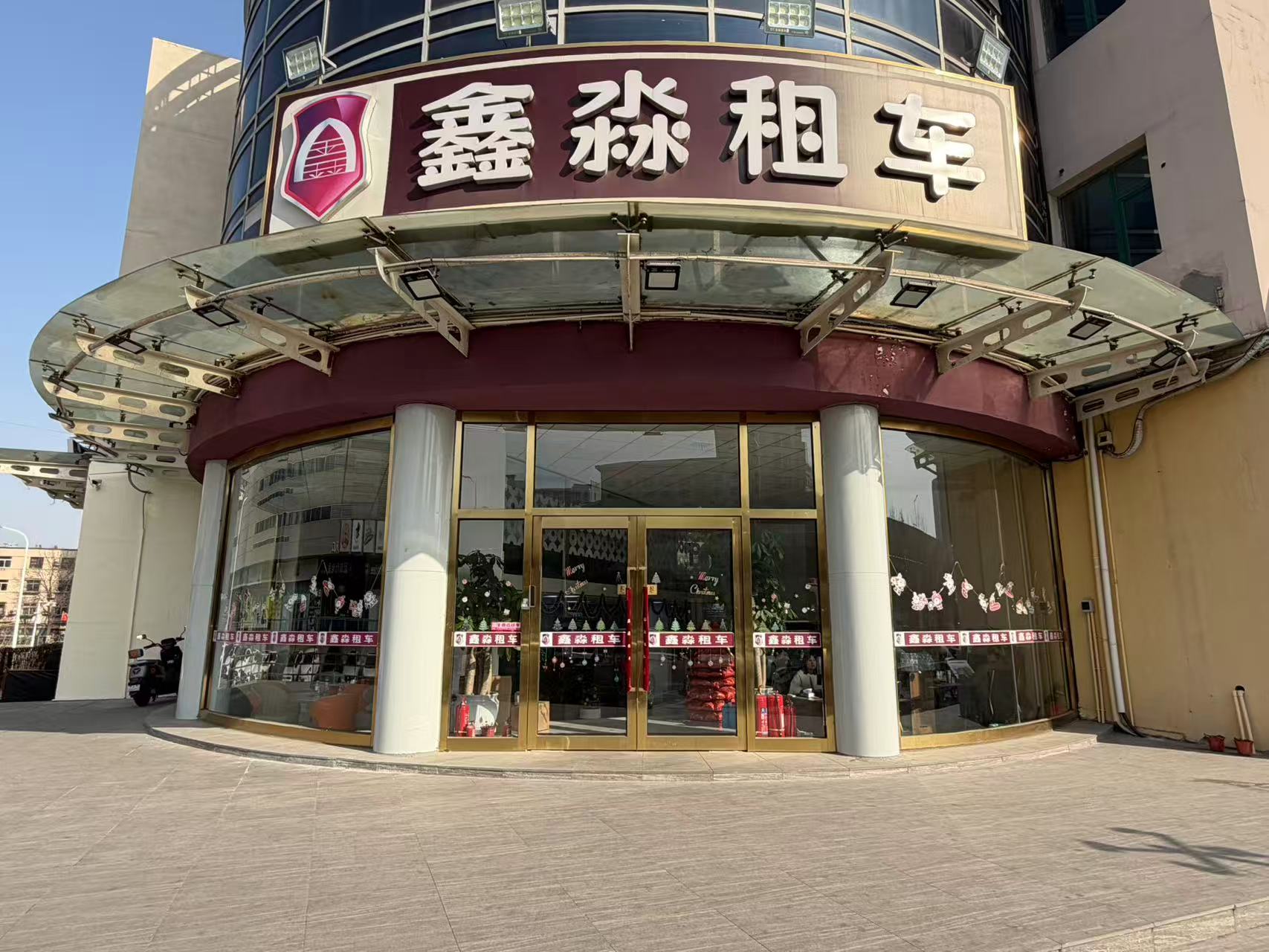 天津鑫淼汽车租赁有限公司服务车辆