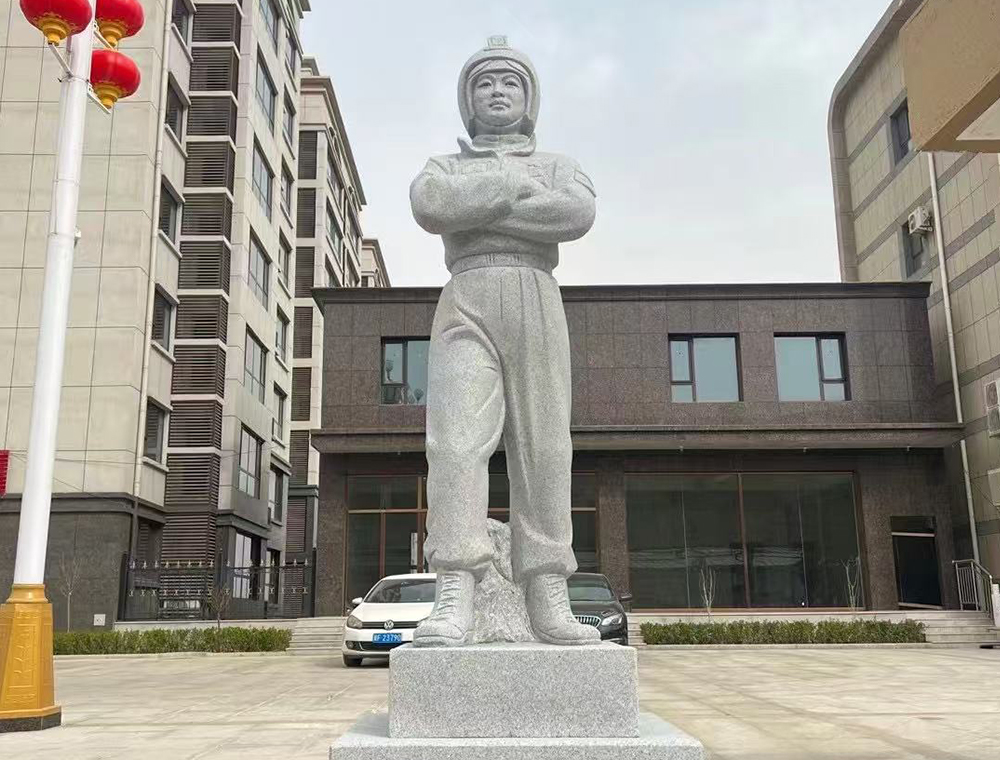 海盛园林雕塑大型石雕项目现场安装