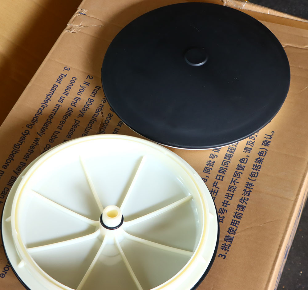 微孔曝气器安装现场