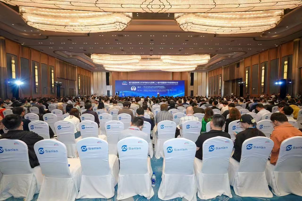 创意团建与文化融合活动场景