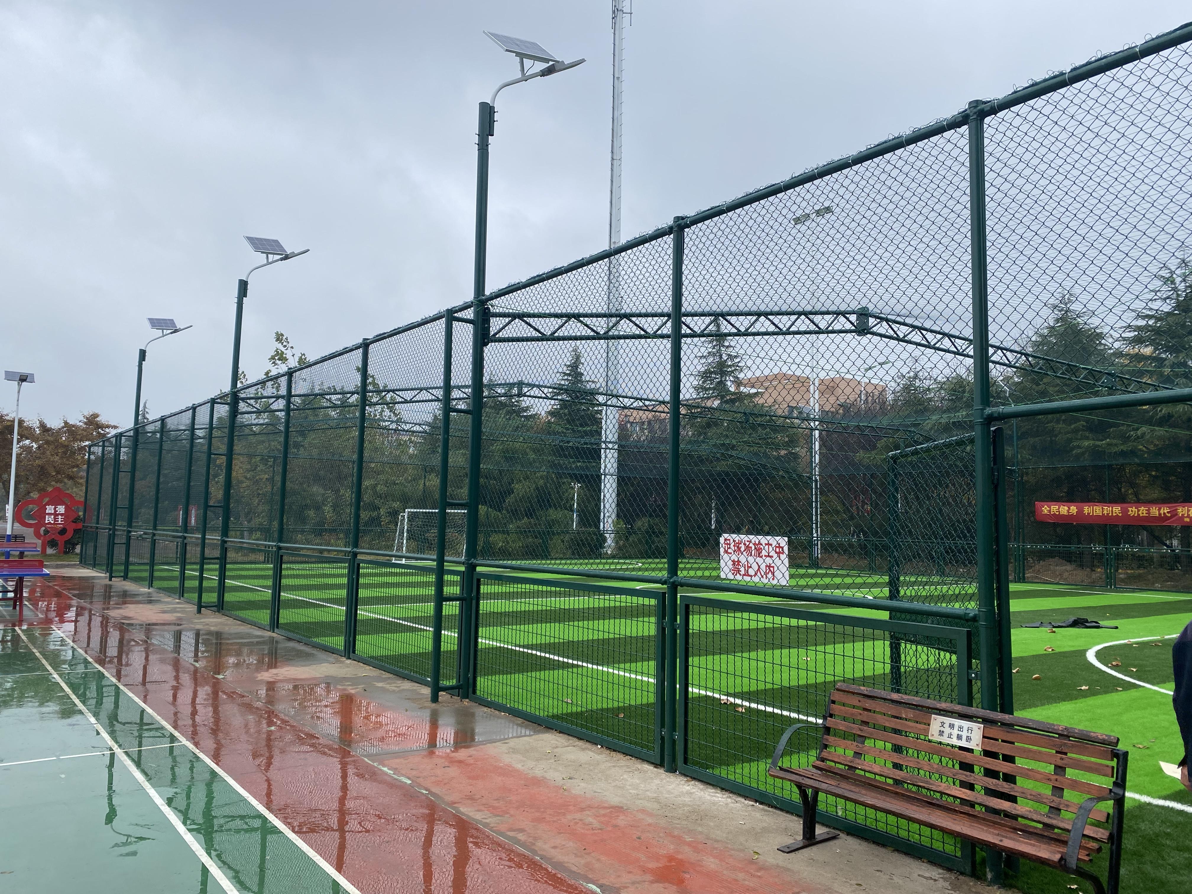 篮球场围网细节与结构展示