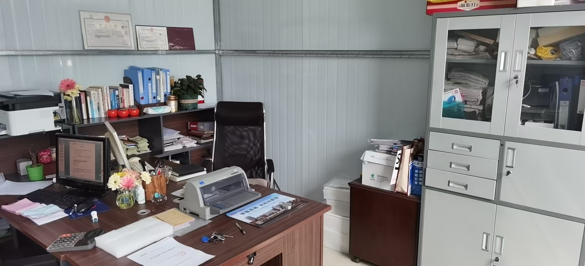 现代化的EPE珍珠棉生产与品控场景