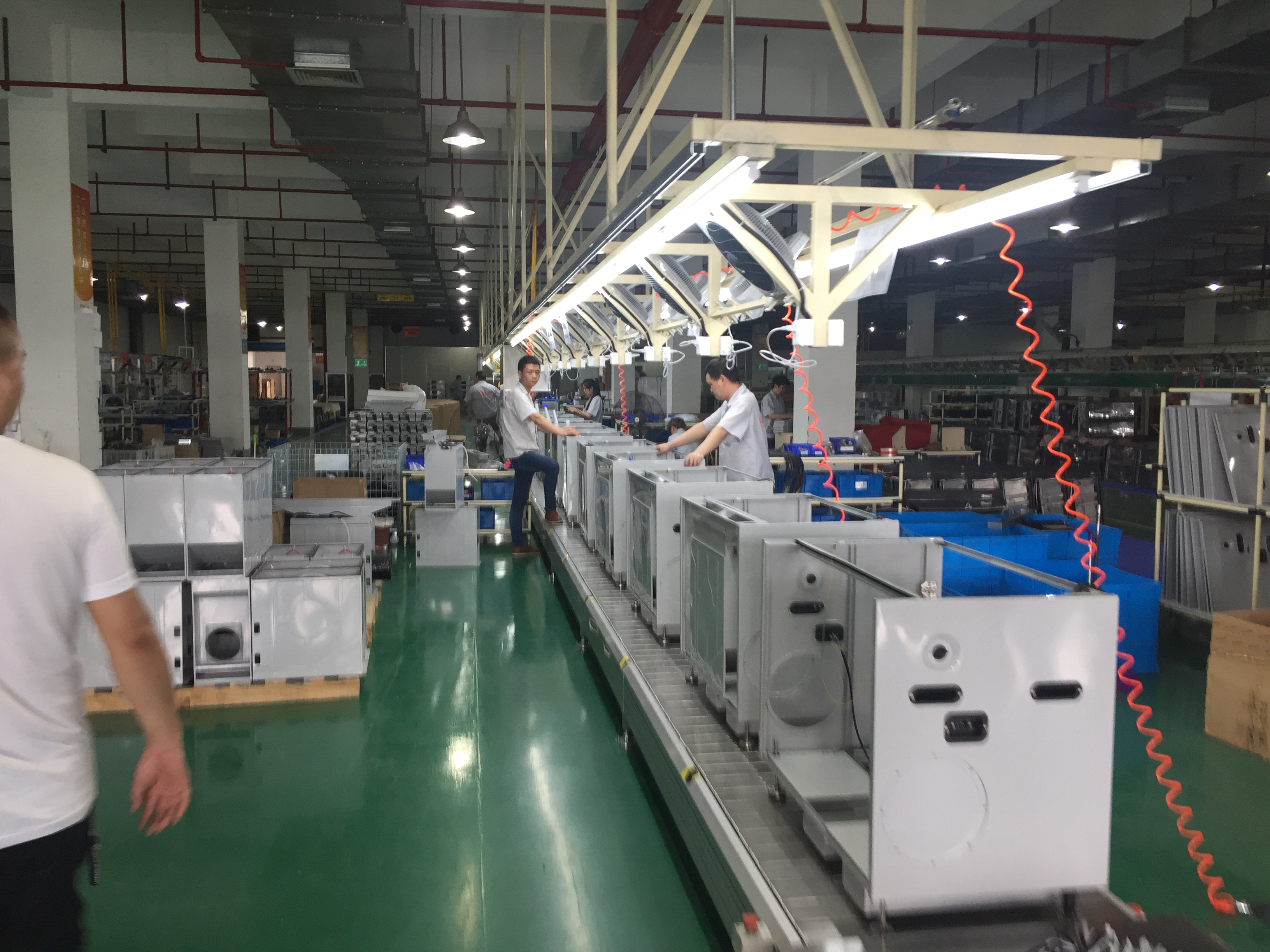 宁波迪泰链板线在新能源电池底板装配线中的应用案例