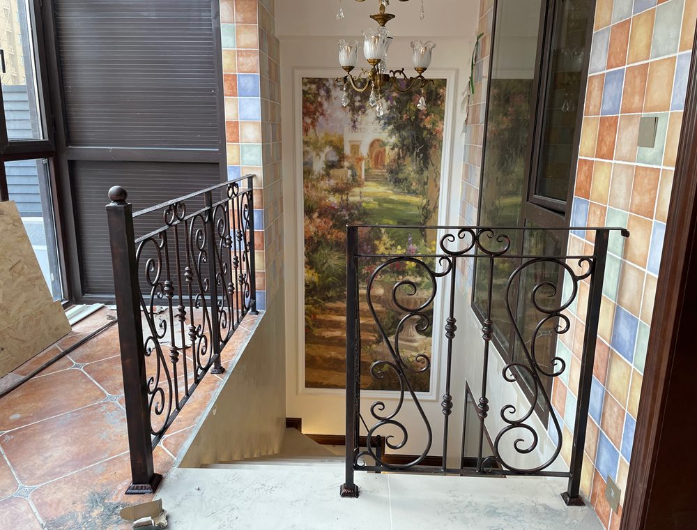 现代简约风格阳台护栏安装实景效果