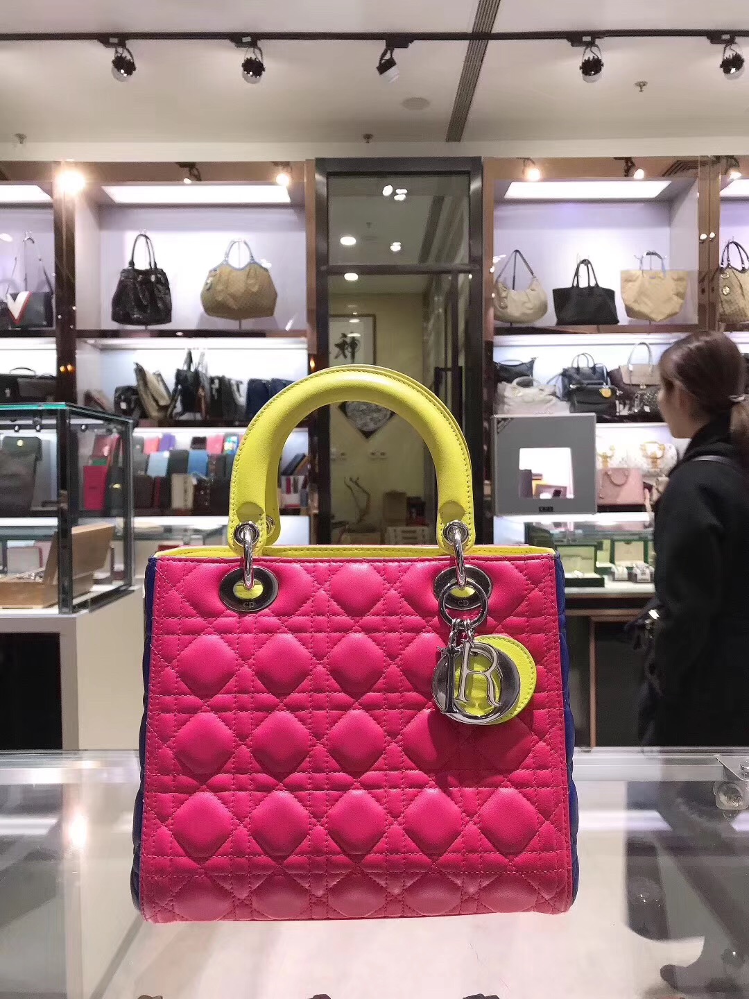 奢侈品包包陈列与展示