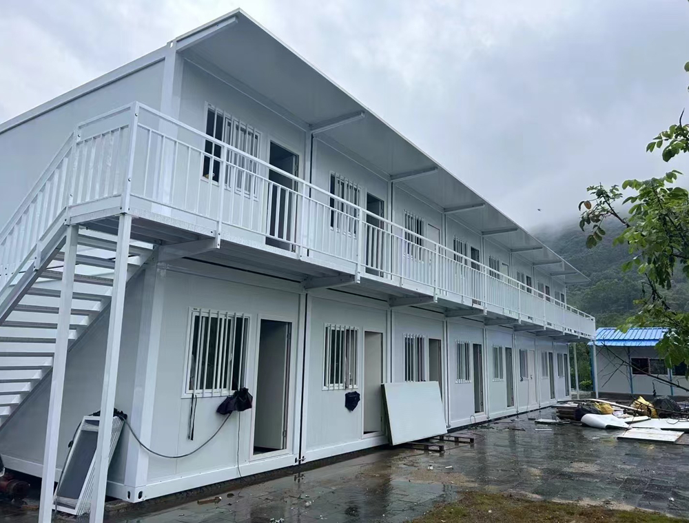 财海公司现代化生产车间