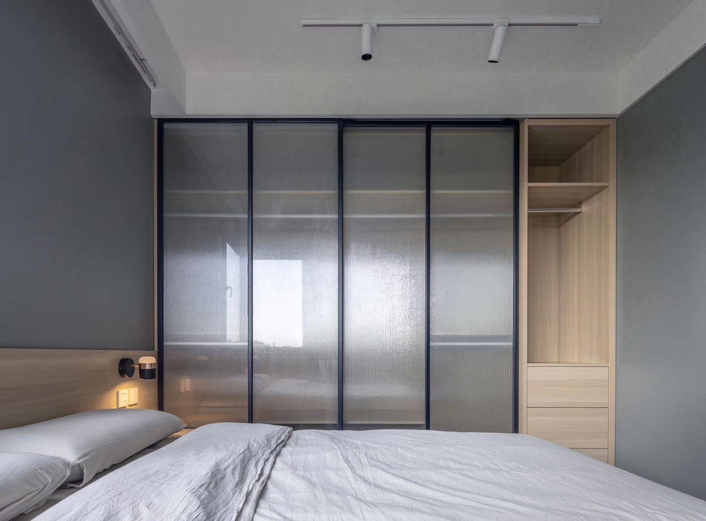 私人宅邸艺术玻璃定制细节图