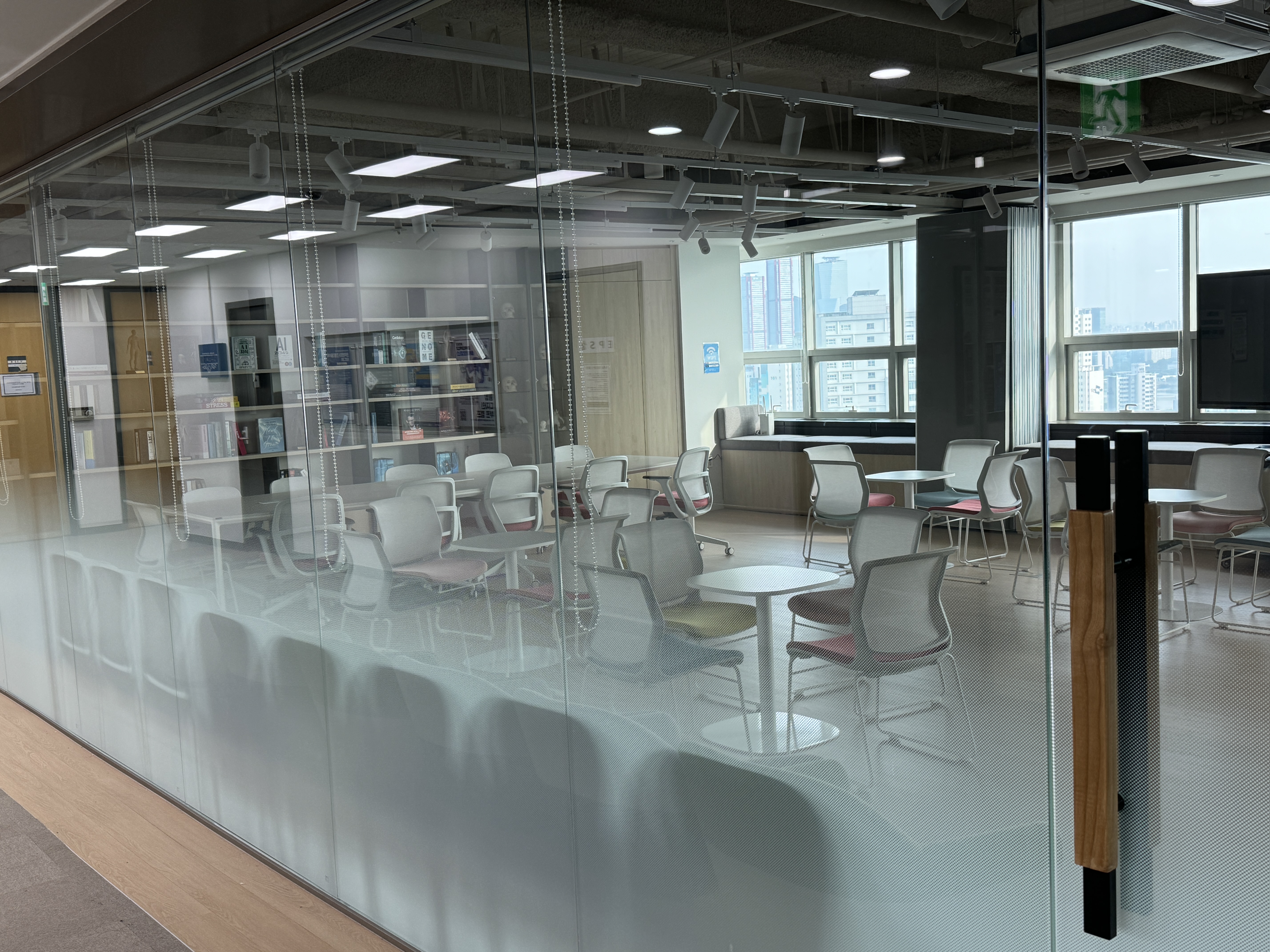 雅恩外语教学环境展示