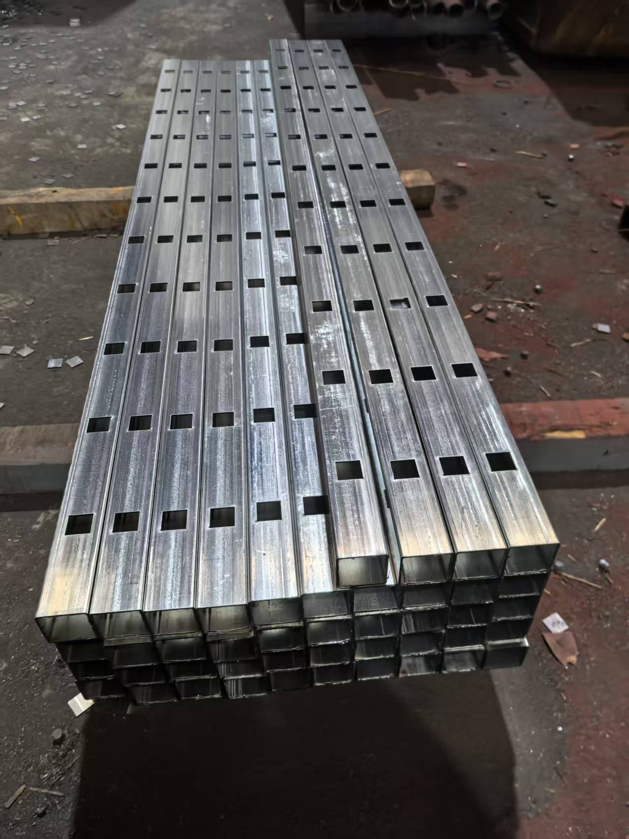 桥梁支座精密机加工车间