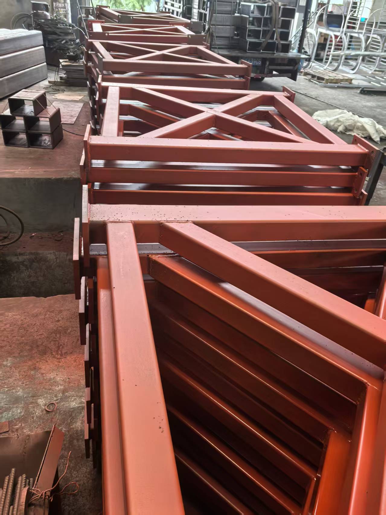 全祥钢结构现代化护栏板生产线