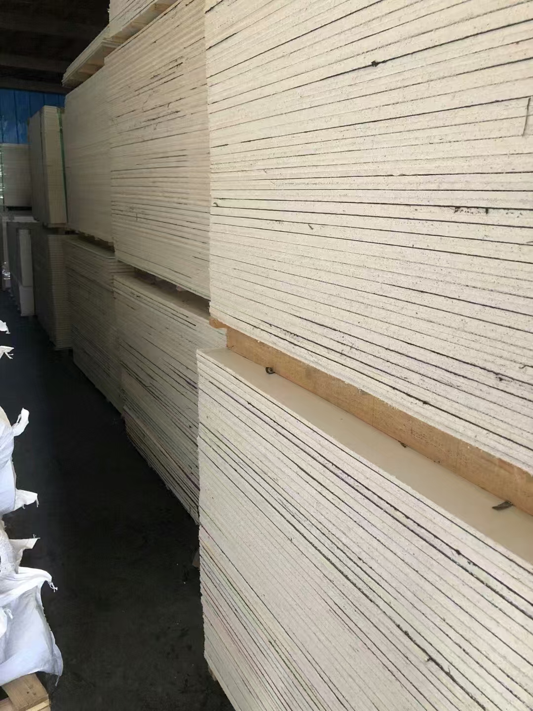 声美纳硅酸钙穿孔吸音板产品展示