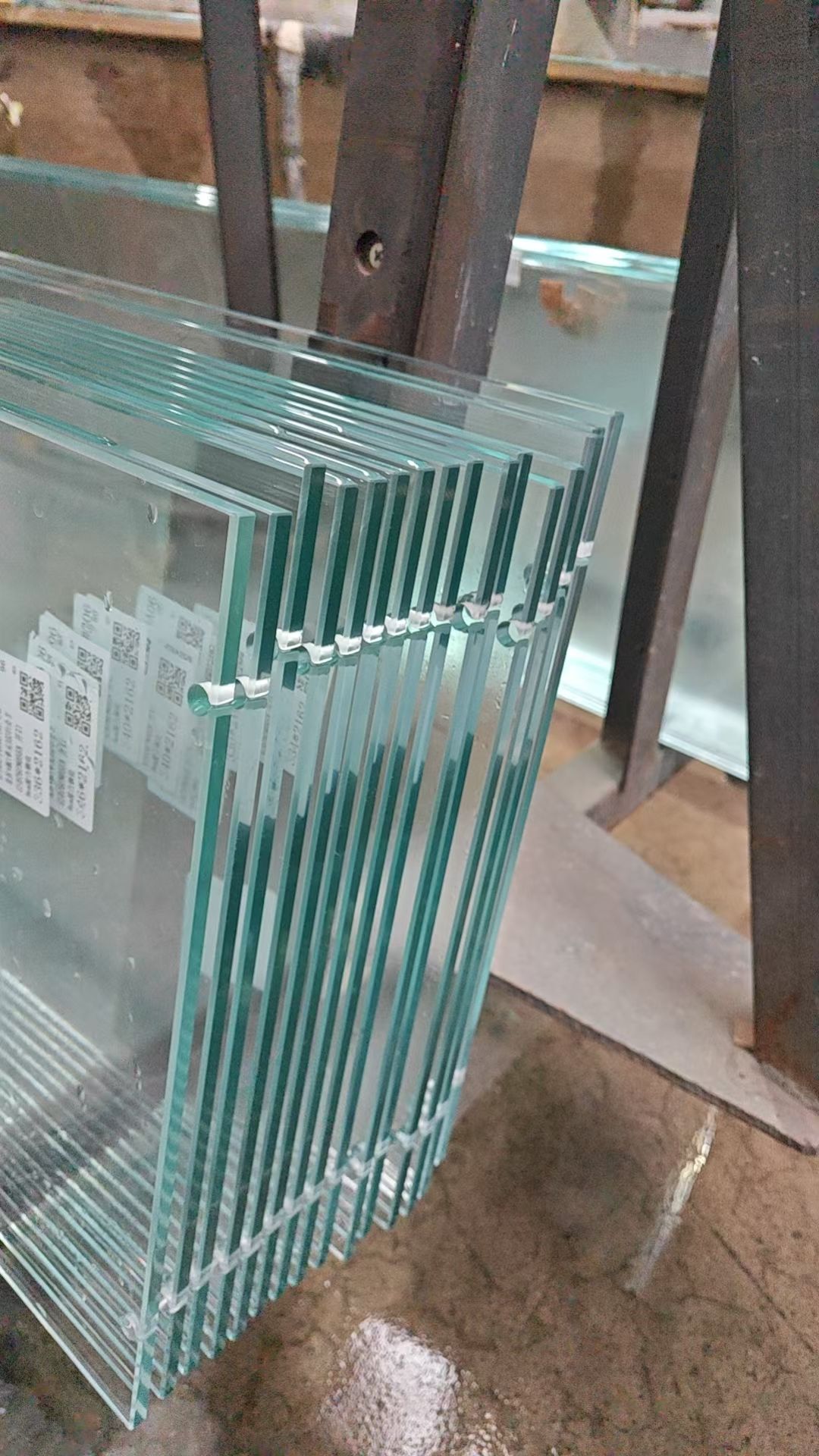 独具匠心的手工珐琅彩玻璃艺术品