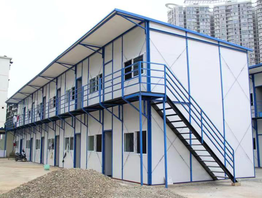 安平县财海金属科技有限公司生产的现代化箱式房应用于工地营地,整洁规范